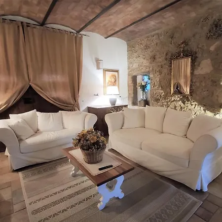 Querce Villa *
