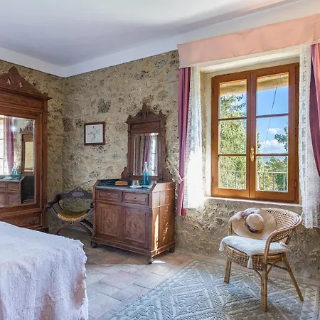 Querce Villa *