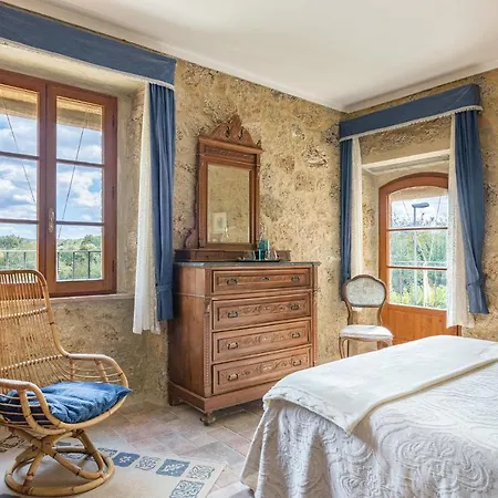 Querce Villa *